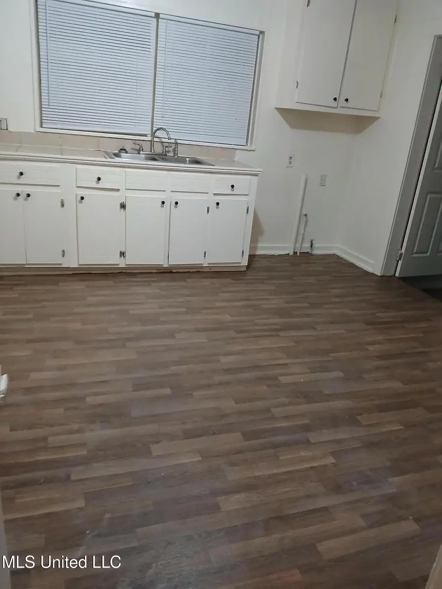 318 Cameron Street, Jackson, MS 39212 - #2