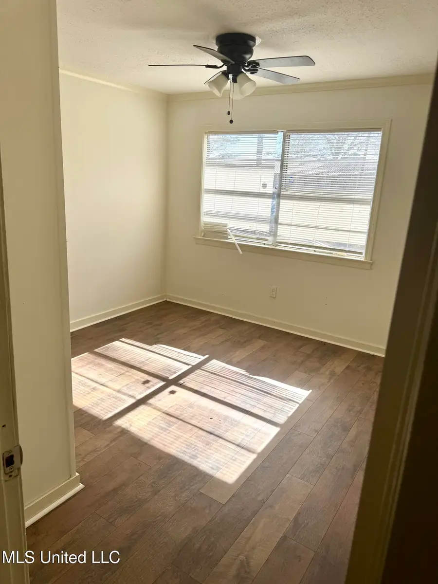 410 Oneida Avenue, Jackson, MS 39212 - #3