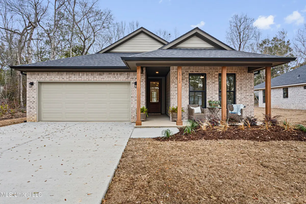 1712 Pelican Avenue, Ocean Springs, MS 39564 - #1