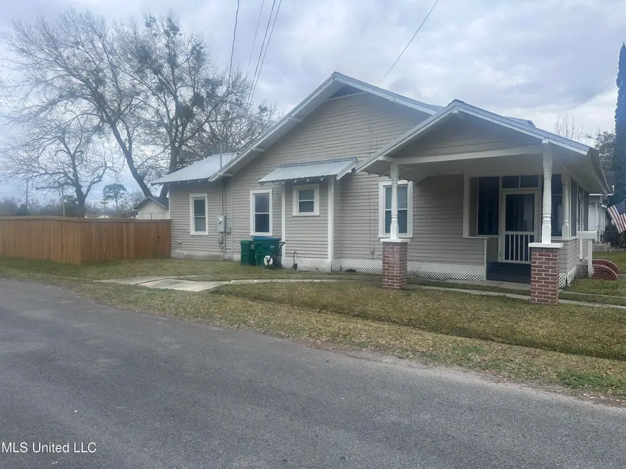 821 Lafayette Avenue, Pascagoula, MS 39567 - #3
