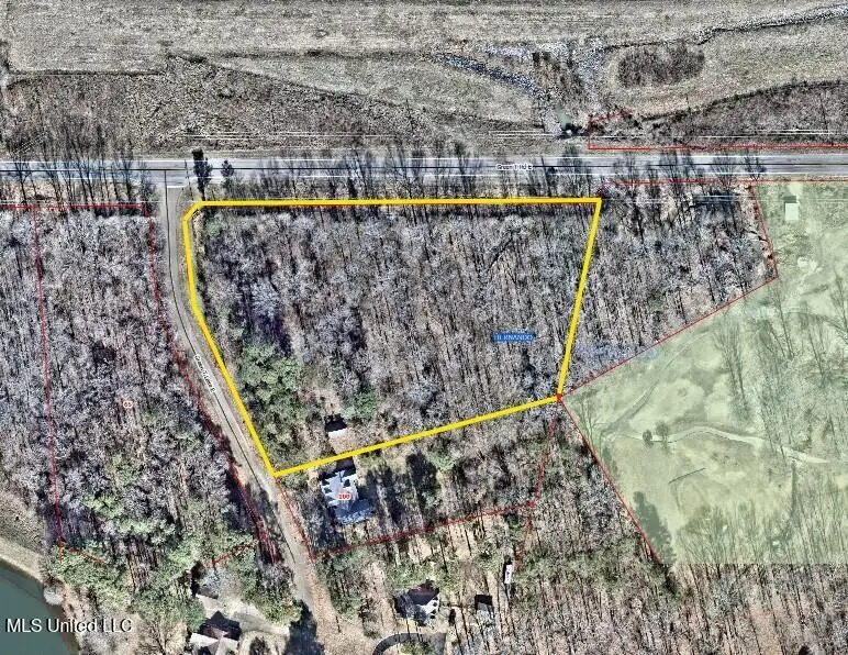 62 E Green T Lake Road, Hernando, MS 38632 - #1