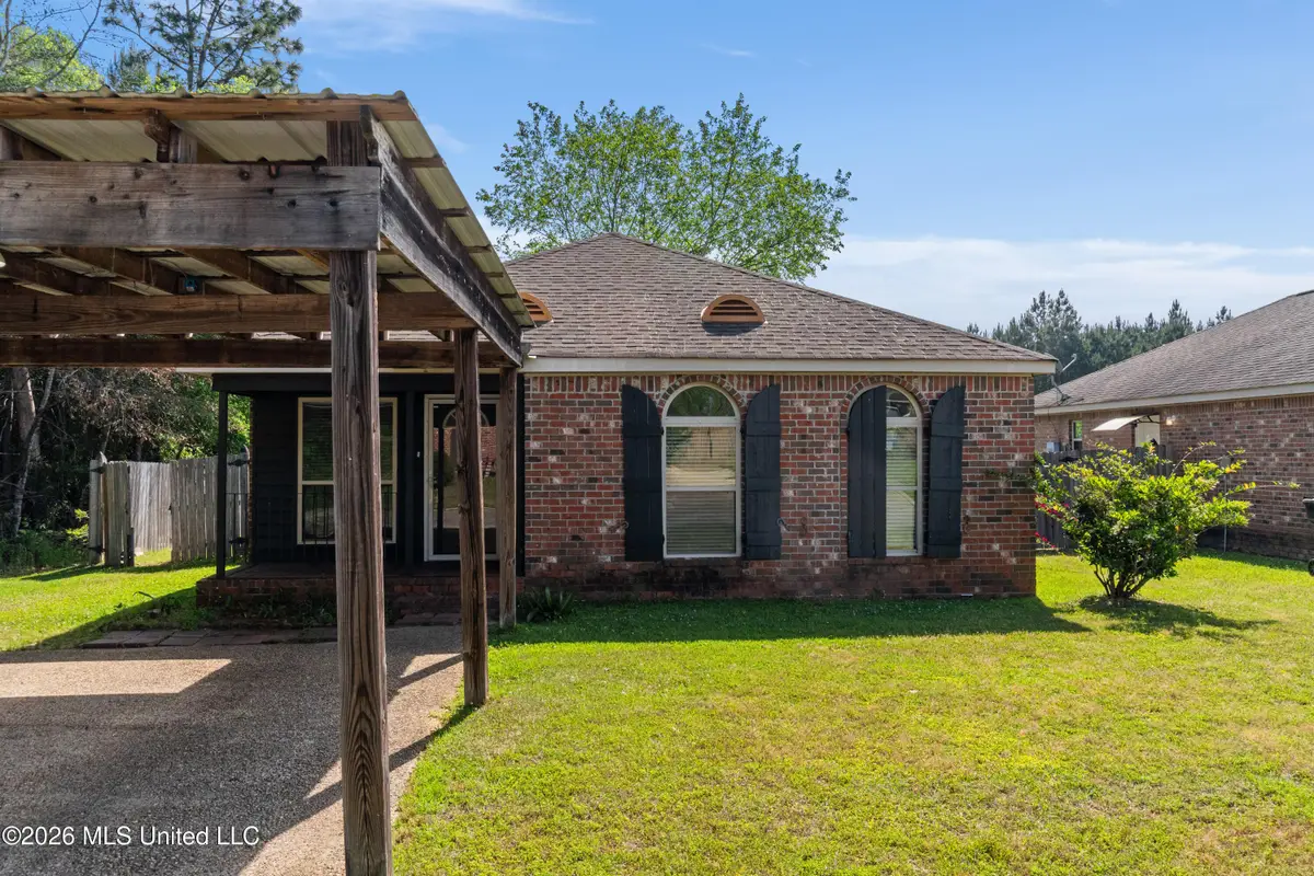 8 Findlay Street, Hattiesburg, MS 39402 - #1