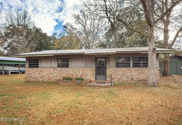 510 Ward Avenue, Ocean Springs, MS 39564