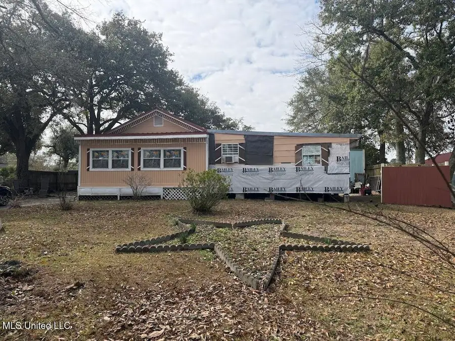 544 Demontluzin Avenue, Bay Saint Louis, MS 39520 - #2