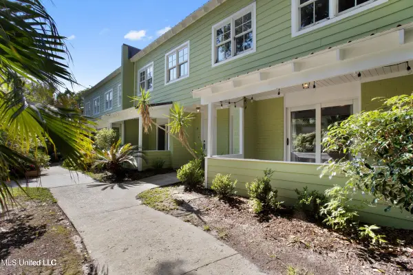 808 Desoto Street, Ocean Springs, MS 39564