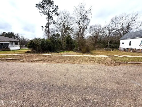 318 S Cherry Street, McComb, MS 39648