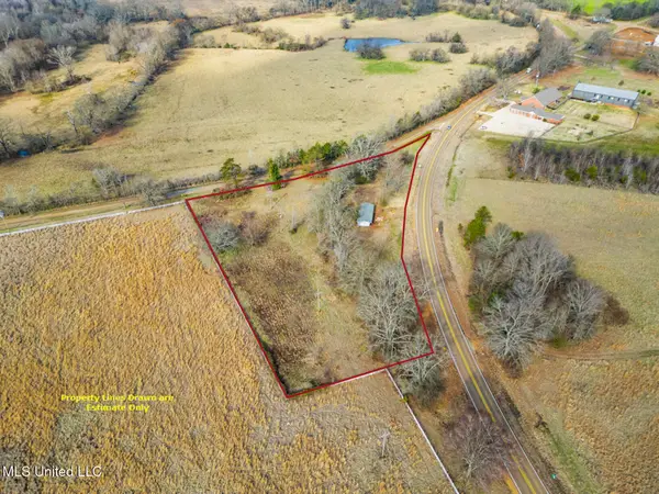 3943 Mississippi 22, Flora, MS 39071