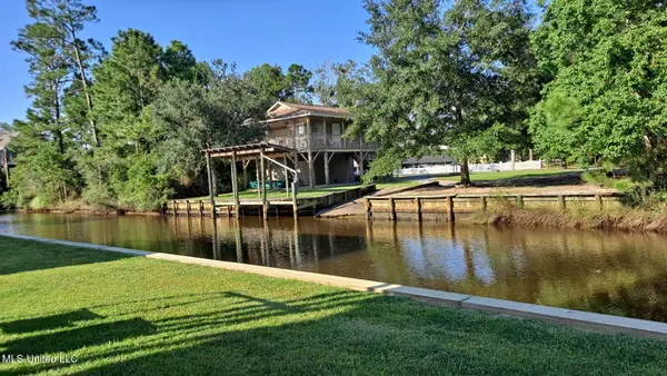 5037 Oklahoma Street, Bay Saint Louis, MS 39520