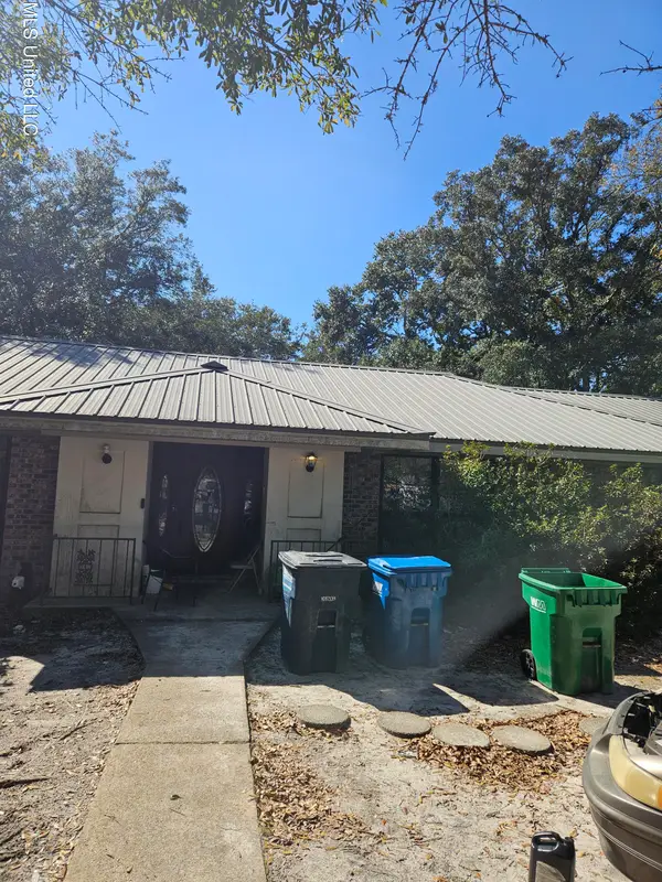 211 Turnberry Court, Ocean Springs, MS 39564