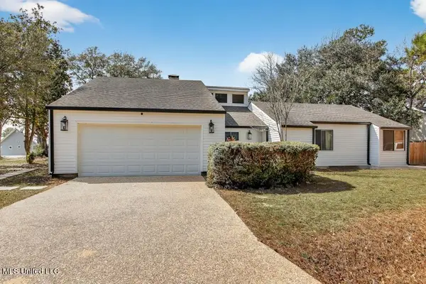 5420 Diamondhead Drive, Diamondhead, MS 39525