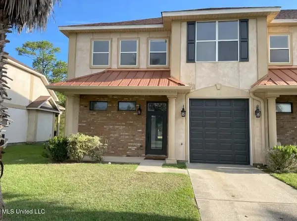 214 Capri Place, Ocean Springs, MS 39564