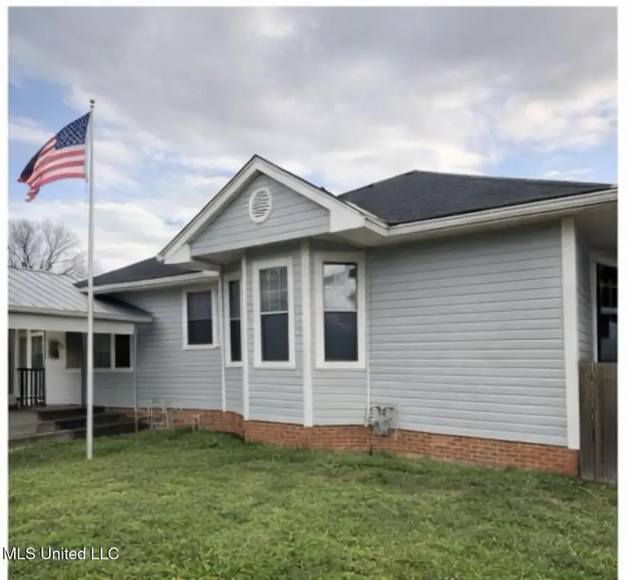 600 Bell Avenue, Greenwood, MS 38930 - #2