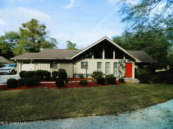 6610 Hale Court, Diamondhead, MS 39525