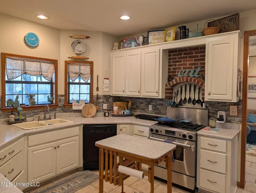 642 SW Columbine Lane, Brookhaven, MS 39601 - #3