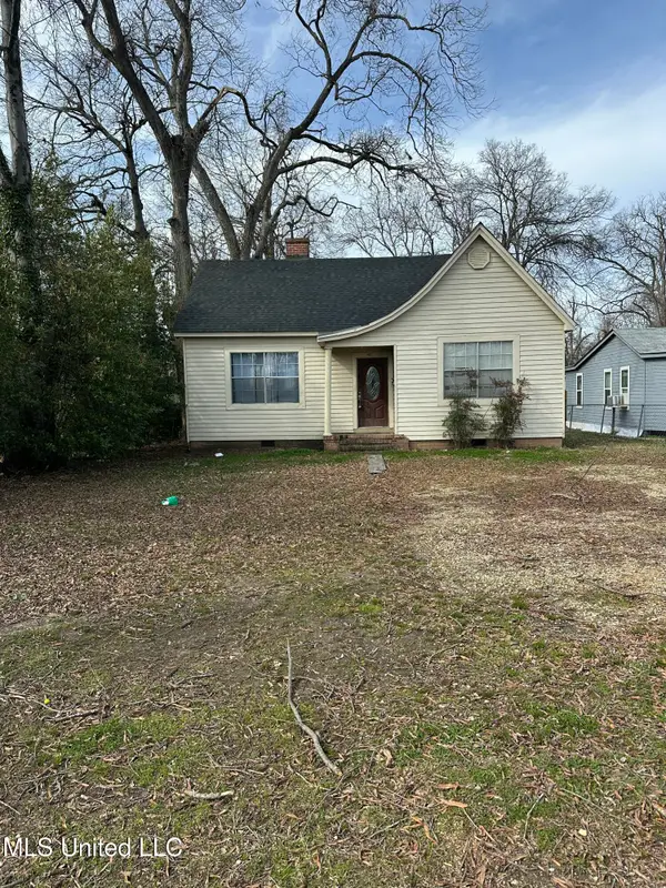 402 W Jefferson Avenue, Greenwood, MS 38930