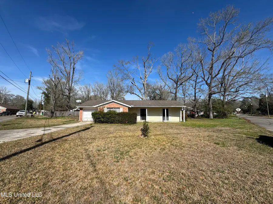 309 S Steele Avenue, Picayune, MS 39466 - #2