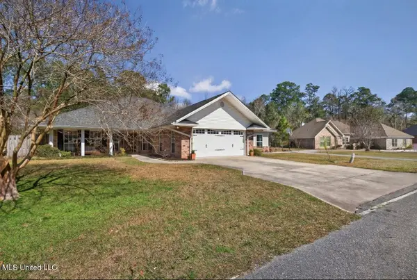 8938 Hanalei Circle, Diamondhead, MS 39525