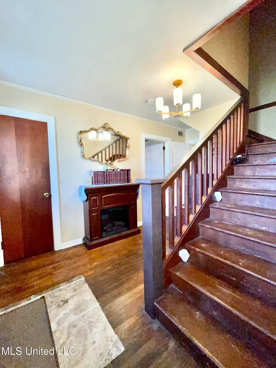 4124 Griffin Street, Moss Point, MS 39563 - #3