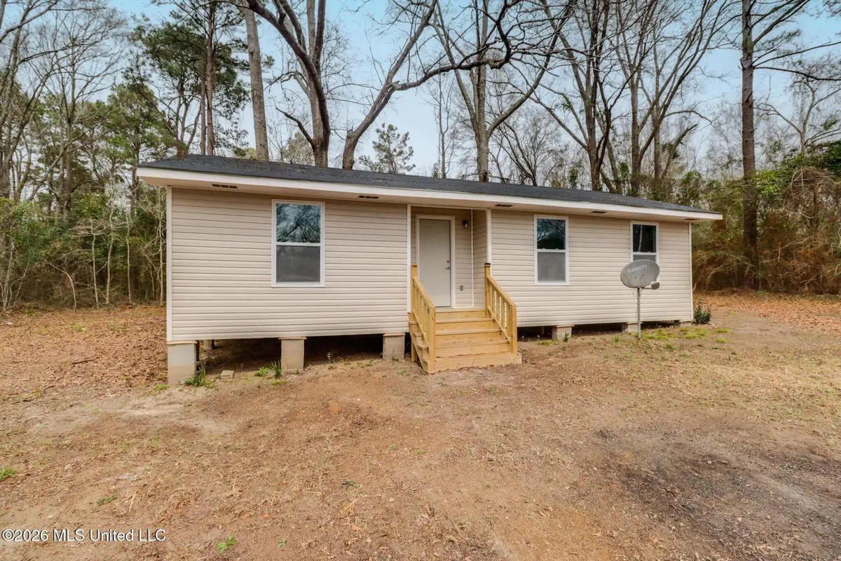 7 Bowen Street, Wiggins, MS 39577 - #1