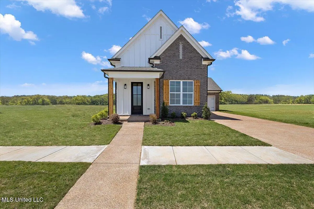 902 Coahoma Court, Nesbit, MS 38651 - #1