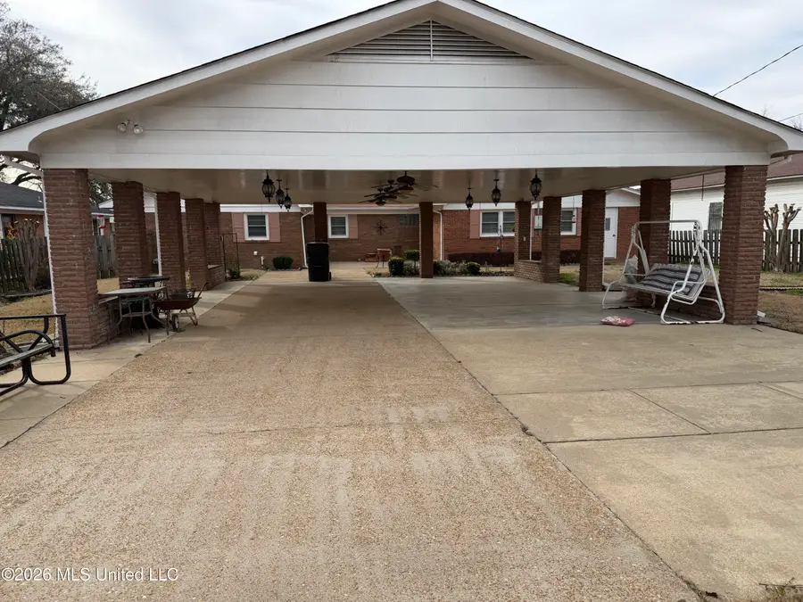 720 Central Street, Belzoni, MS 39038 - #3