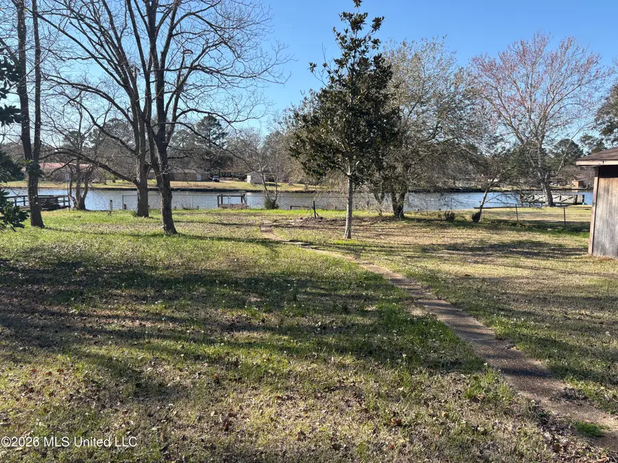 211 Swan Lake Drive, Jackson, MS 39212 - #3