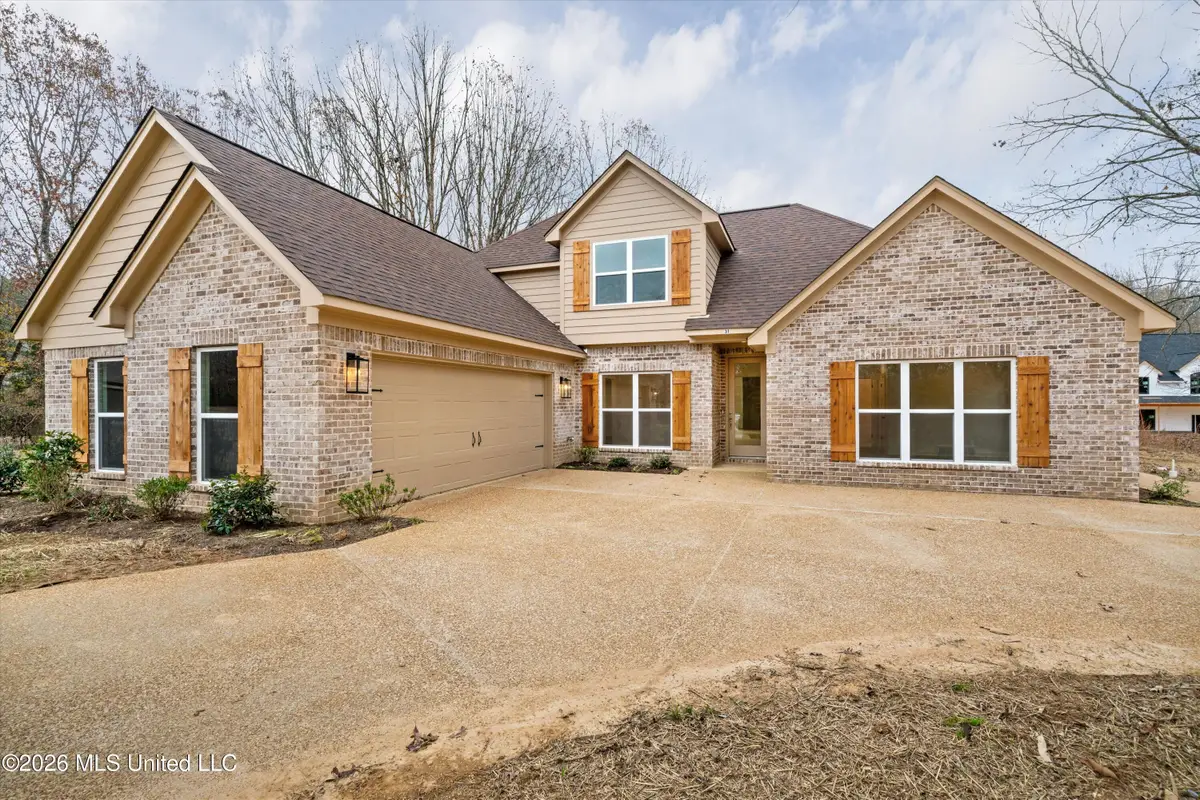 31 Scattered Oaks Dr Drive, Byhalia, MS 38611 - #1