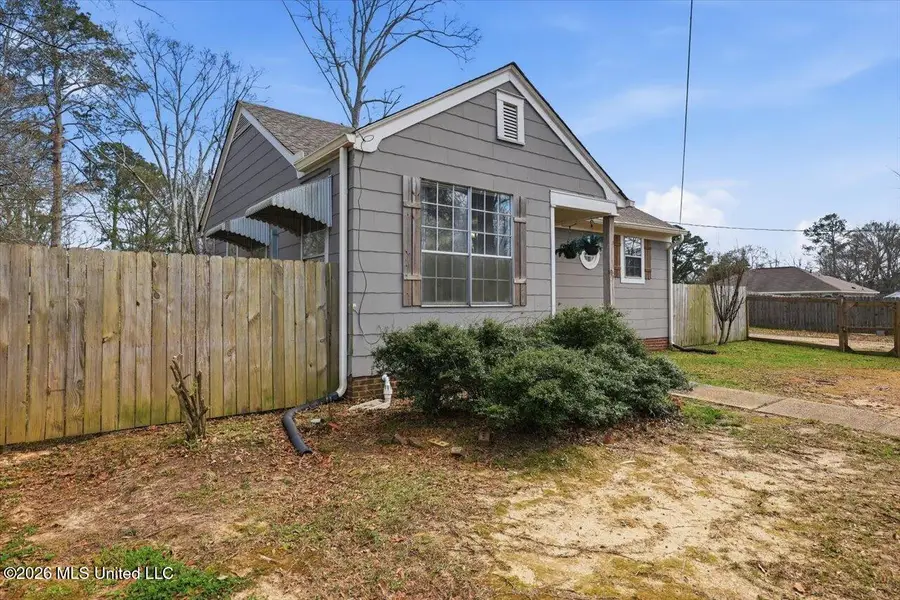 611 N East Street, Mendenhall, MS 39114 - #3