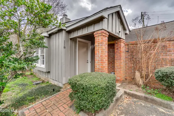 118 River Place, Jackson, MS 39211