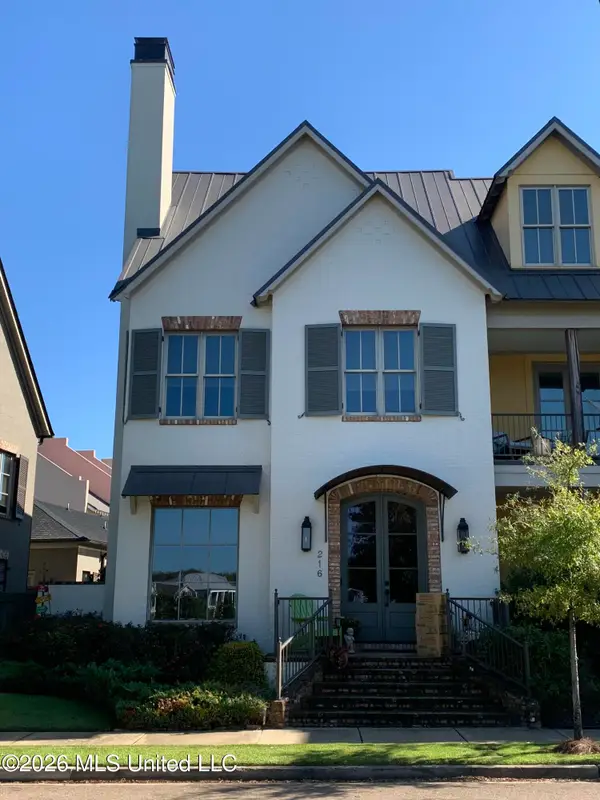 216 Eastpark Street, Ridgeland, MS 39157