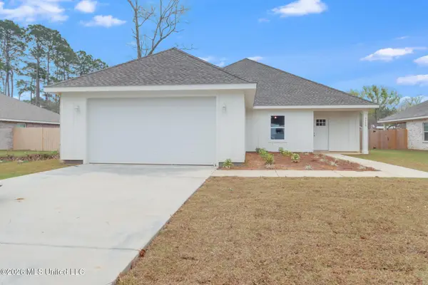 3300 N 9th Street, Ocean Springs, MS 39564