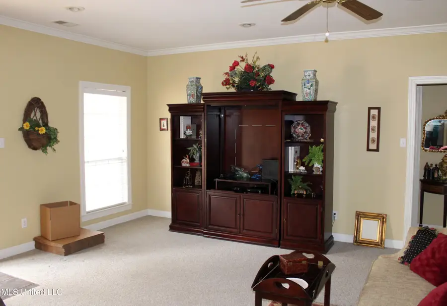 234 W Sweetwater Road, Byhalia, MS 38611 - #3