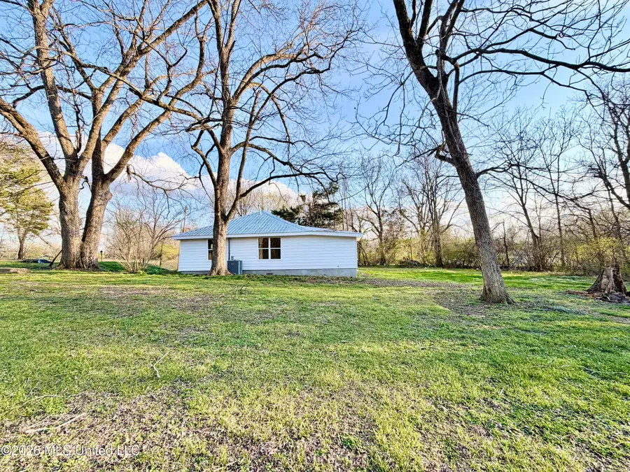 192 Jarrott Street, Holly Springs, MS 38635 - #3