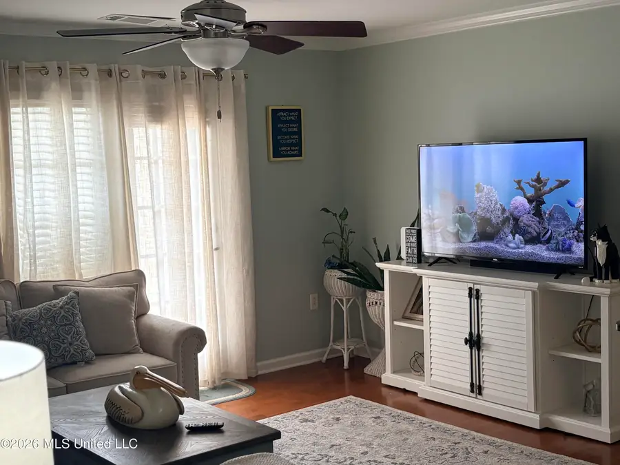 2421 Beachview Drive, Ocean Springs, MS 39564 - #2