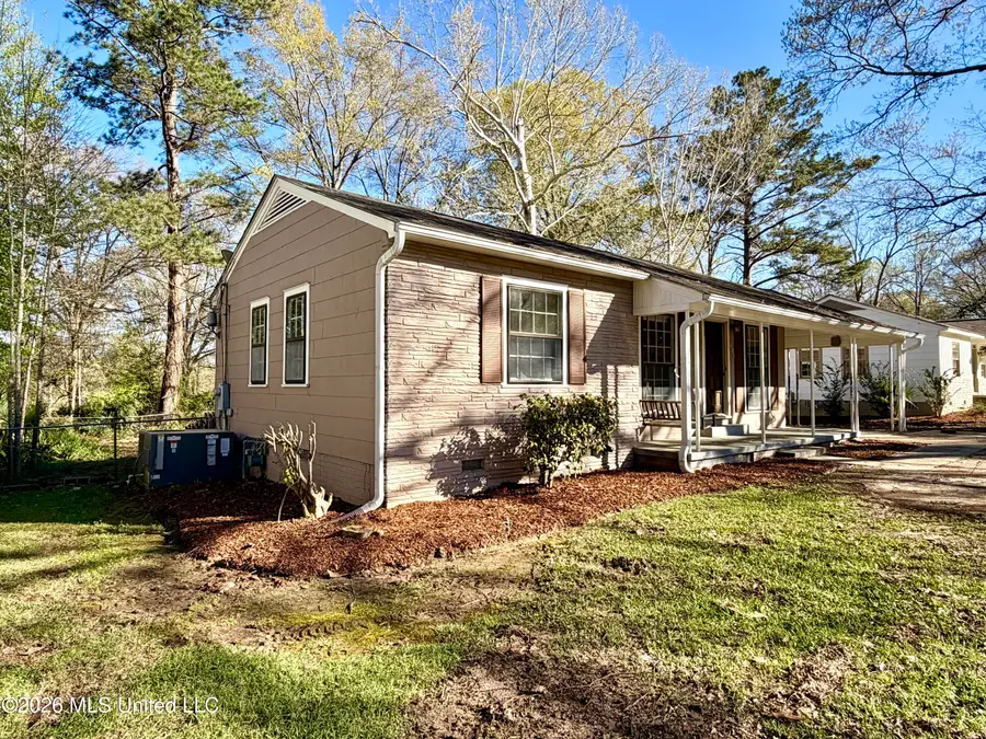 1003 S Jackson Street, Brookhaven, MS 39601 - #3