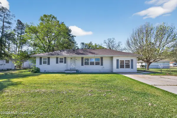 910 E Sycamore Road, Picayune, MS 39466