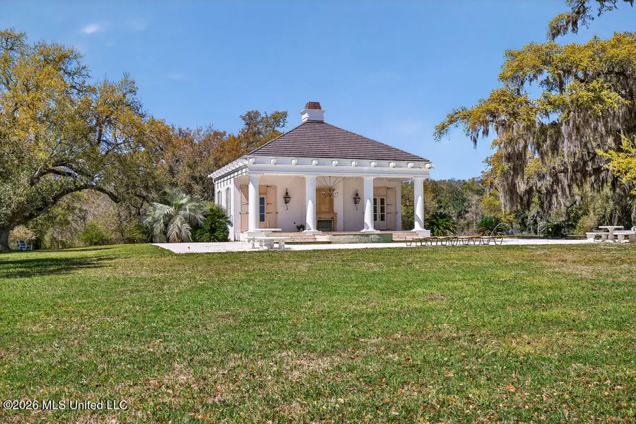 922 S Beach Boulevard, Bay Saint Louis, MS 39520 - #2