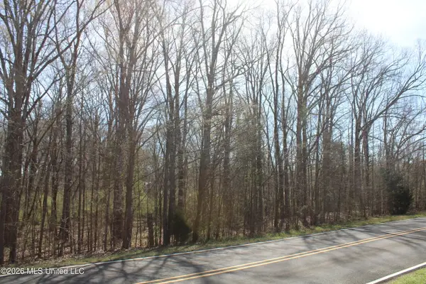 8 Barton Desoto Road, Olive Branch, MS 38654