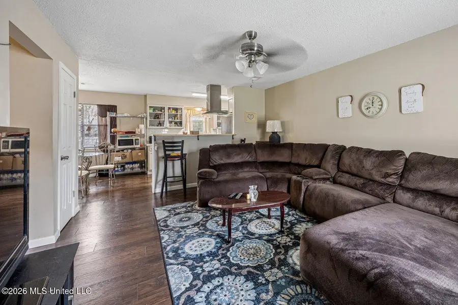 6160 Lynnfield Road, Horn Lake, MS 38637 - #2