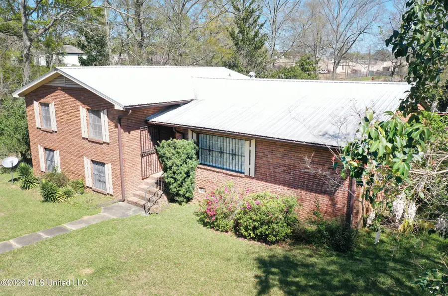 201 Sinclair Street, McComb, MS 39648 - #2