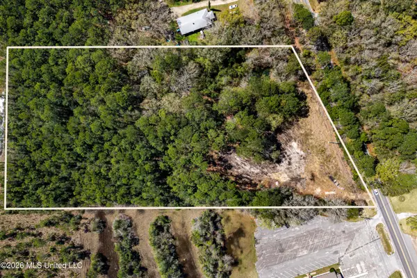 8515 Ocean Springs Road, Ocean Springs, MS 39564