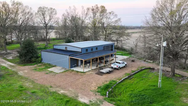 0000 Dummyline Road, Batesville, MS 38606