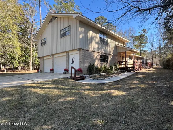 654 Koula Place, Diamondhead, MS 39525