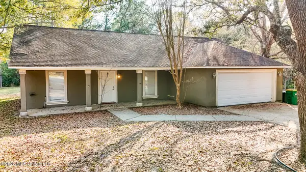 7117 Oakhurst Drive, Ocean Springs, MS 39564
