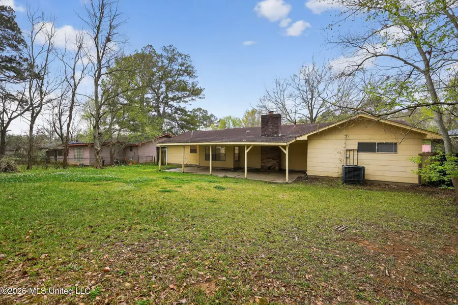 1062 Autumn Street, Jackson, MS 39212 - #3