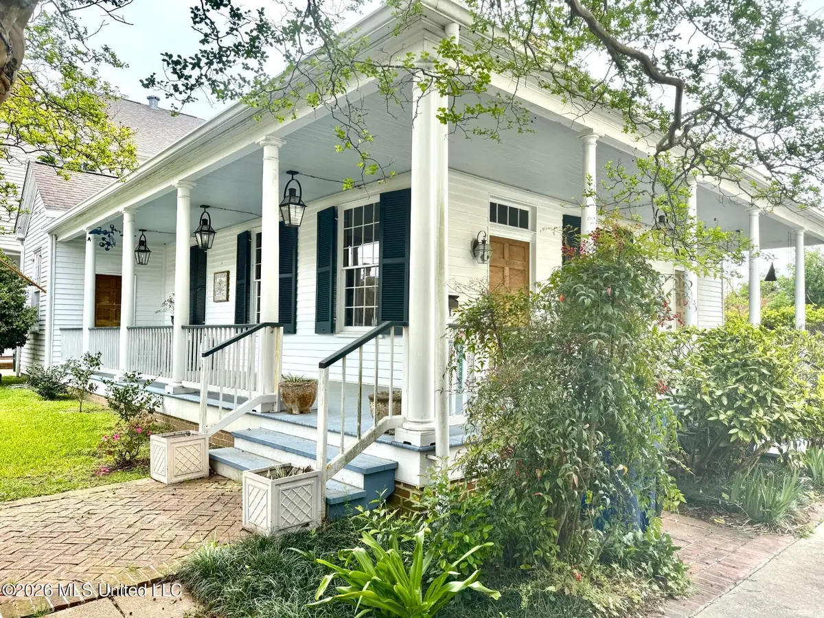 606 State Street, Natchez, MS 39120 - #1