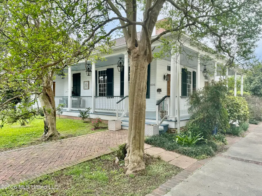 606 State Street, Natchez, MS 39120 - #3