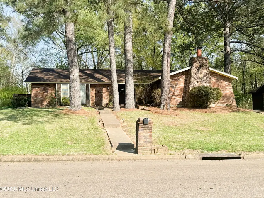 512 Cedarwood Drive, Jackson, MS 39212 - #2