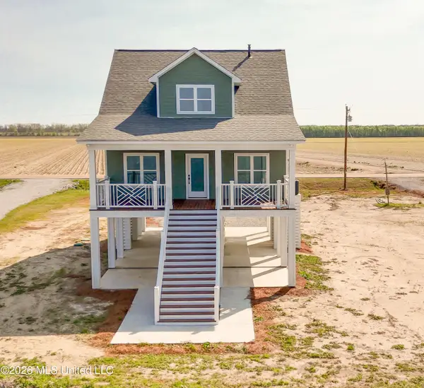 2410 Eagle Lake Shore Road, Vicksburg, MS 39183