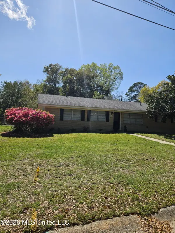 2535 Meadow Road, Biloxi, MS 39531